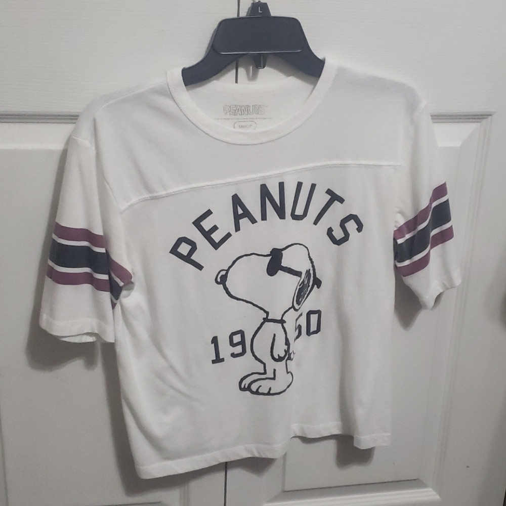 Juniors Peanuts graphic tee